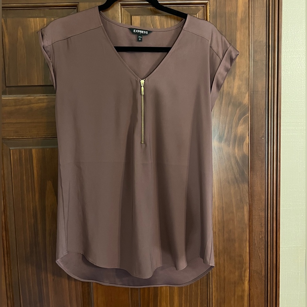 Women’s Quarter Zip V-Neck Dress Shirt